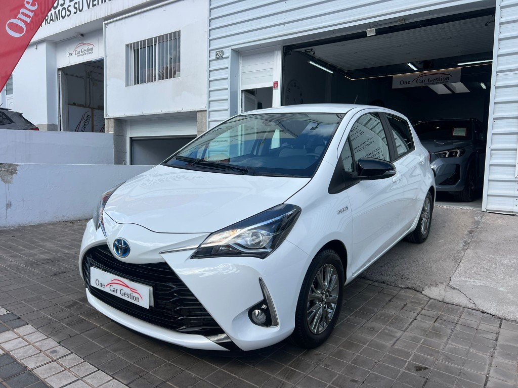 TOYOTA Yaris 1.5 100H Active