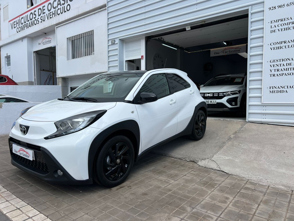 TOYOTA Aygo X Cross Play